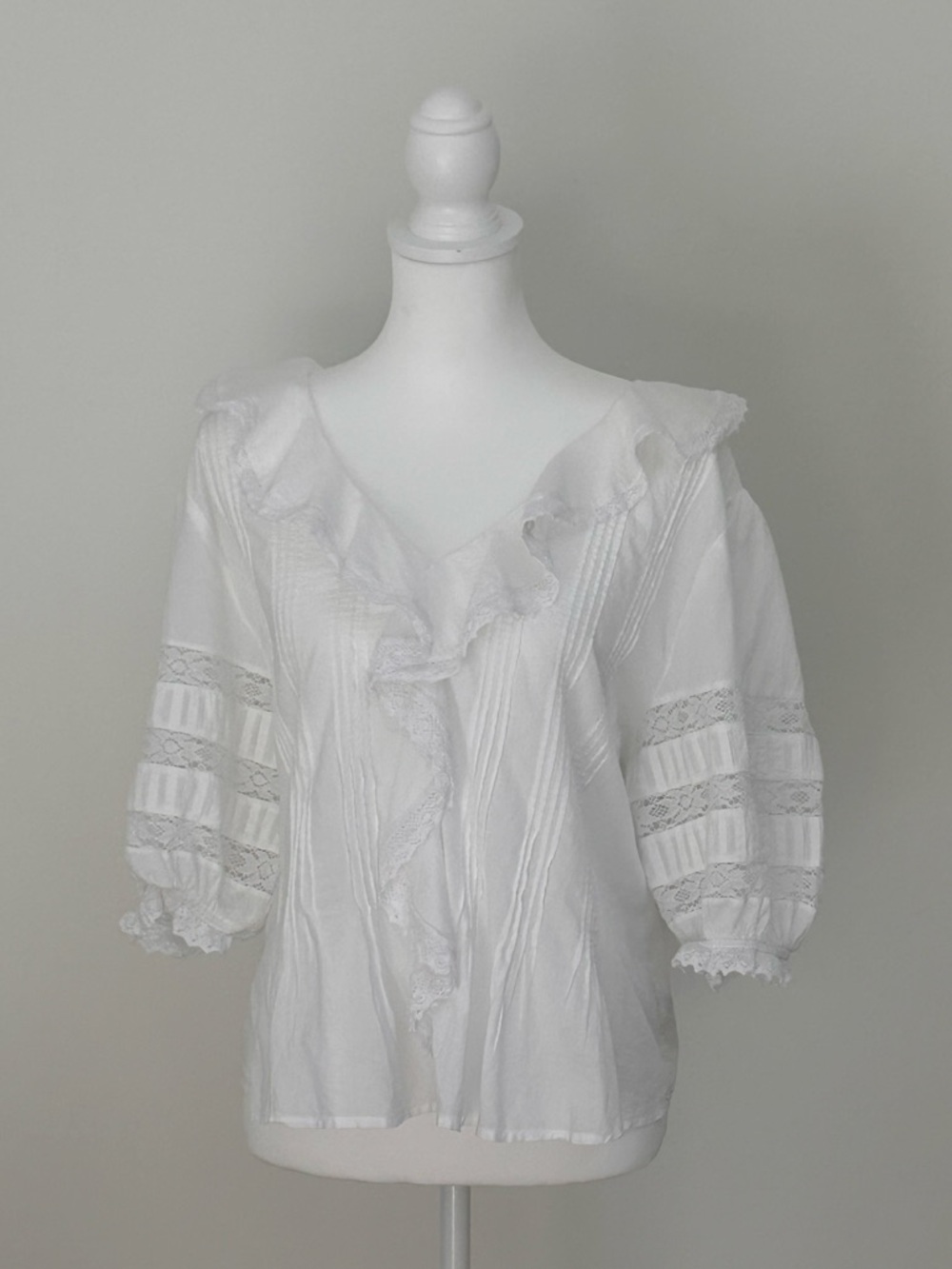 AERIE White Cotton Ruffle Lace Peasant Blouse